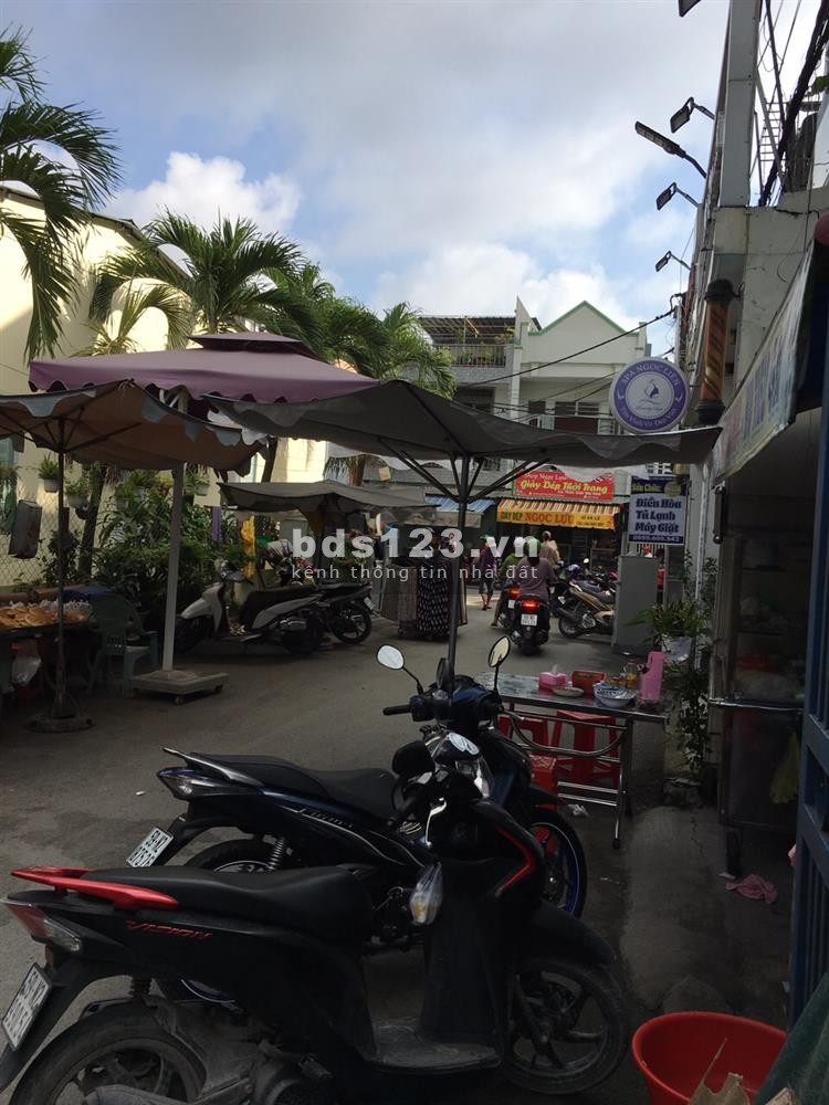 Bán nhà trong chợ Cầu Xáng, Bình Chánh, SHR