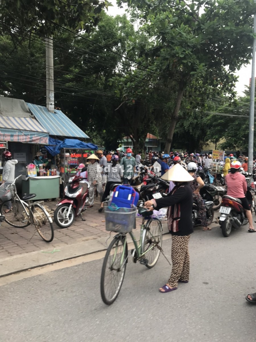 Siêu phẩm nhà 2 lầu tại Thủ Dầu Một, DTSD 176m2, GPXD, sổ hồng riêng công chứng ngay
