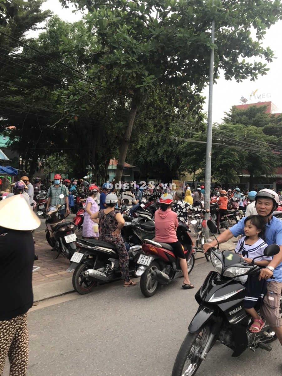 Siêu phẩm nhà 2 lầu tại Thủ Dầu Một, DTSD 176m2, GPXD, sổ hồng riêng công chứng ngay