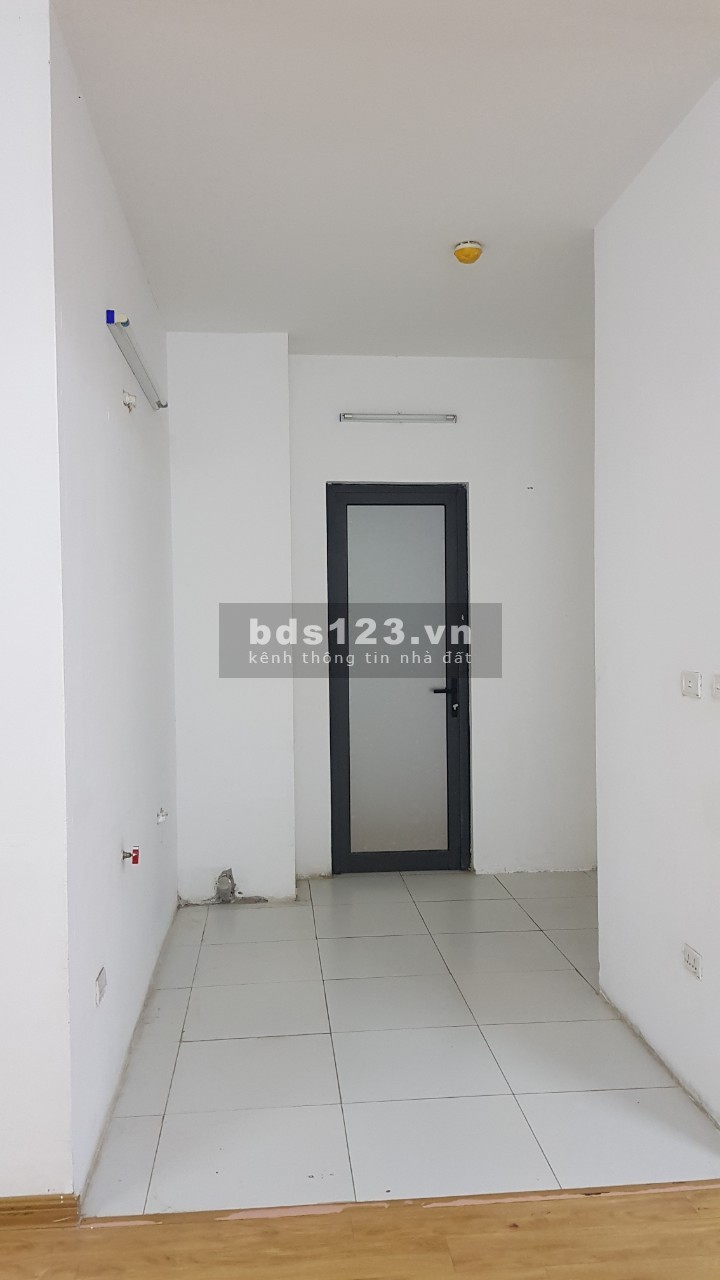 Cho thuê Chung cư Golden West Lê Văn Thiêm 3 ngủ không đồ 9 triệu. Gọi 0377983070