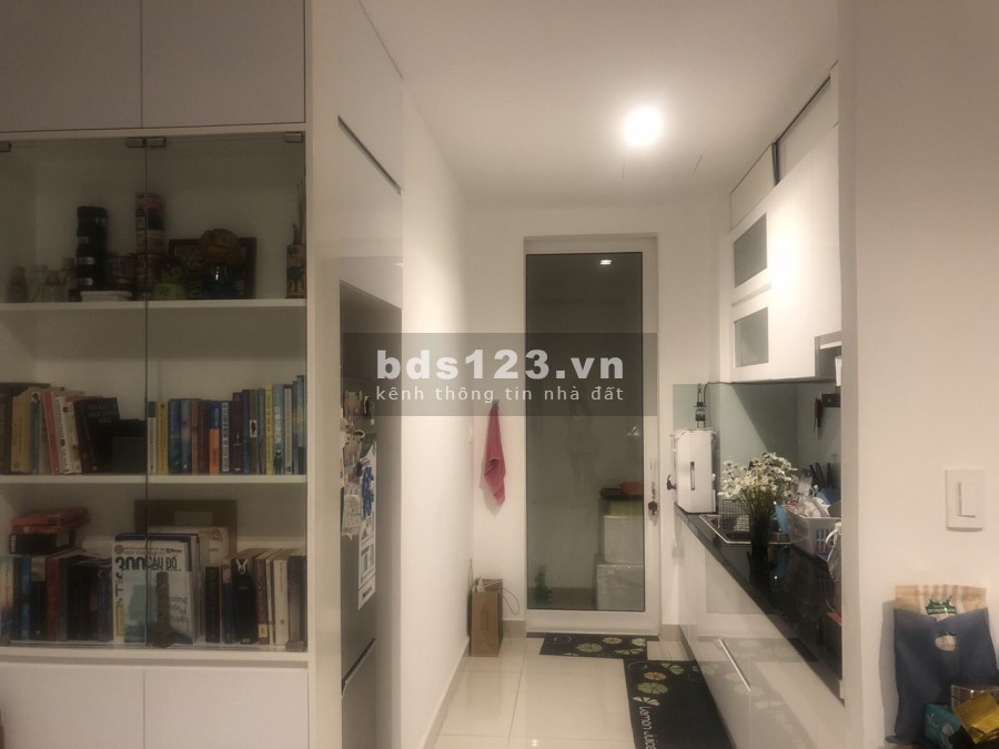 14 Triệu, Thuê căn hộ 2 phòng ngủ DT 74m2 tại Sky Center Phổ Quang, sát sân bay Tân Sơn Nhất Tel 0942.811.343 Tony