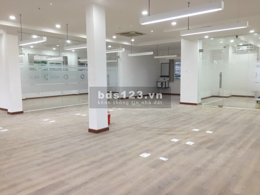 Cho thuê văn phòng lầu 1 dt 200m2 HXH Lê Quang Định, P14, Q.Bình Thạnh, giá 60tr/tháng
