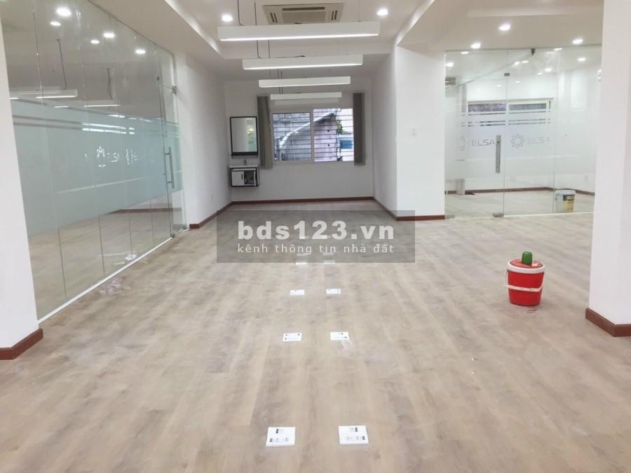 Cho thuê văn phòng lầu 1 dt 200m2 HXH Lê Quang Định, P14, Q.Bình Thạnh, giá 60tr/tháng