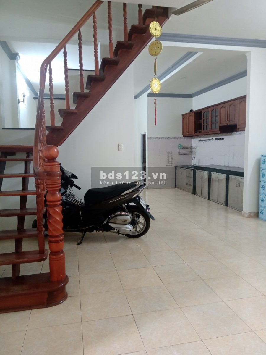 Cho thuê nhà nguyên căn đường Nguyễn Hiến Lê quận Tân Bình