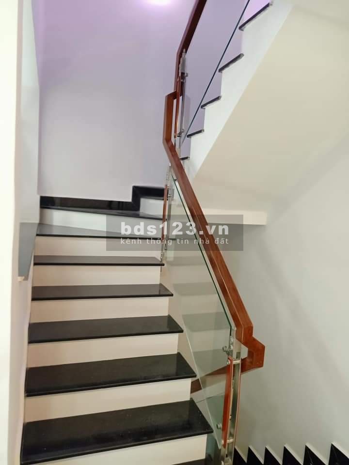 Bán Nhà Siêu Đẹp hẻm 8m Hồ văn Long Tân tạo Bình Tân 50m (5,6x9m)4pn 4wc 4ty700