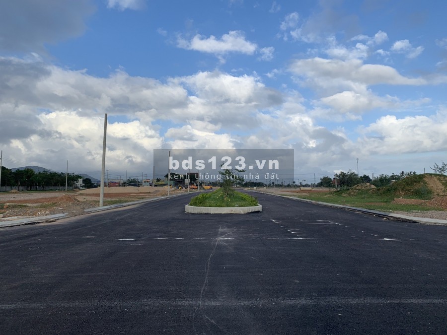 Bán đất nền kdt cẩm văn an nhơn. Dt 125m2 giá 11tr/m2, shr lh 0978 65 75 89