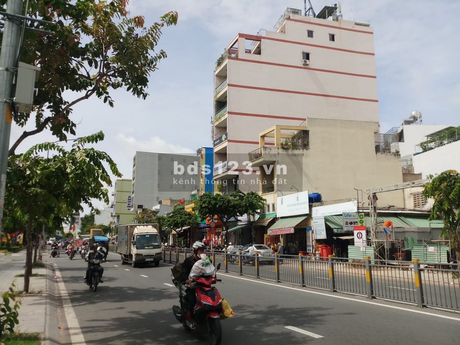 Tòa nhà Luỹ Bán Bích, Tân Phú, DT 16x35m (nở hậu 20m ). Gồm 2 Hầm, trệt, lửng, 8 lầu. Giá 135 Tỷ