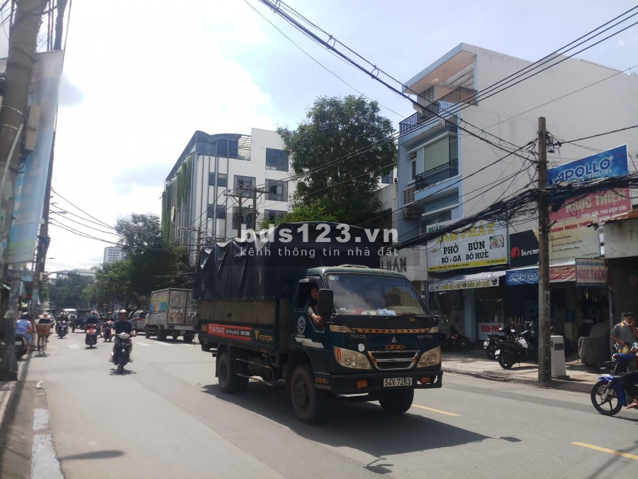Nhà 3 mặt tiền Vườn Lài, Tân Phú, DT 8x20m.Nhà 1 hầm + 3,5 Tấm. Đang cho thuê 70tr/th. Giá 32 tỷ
