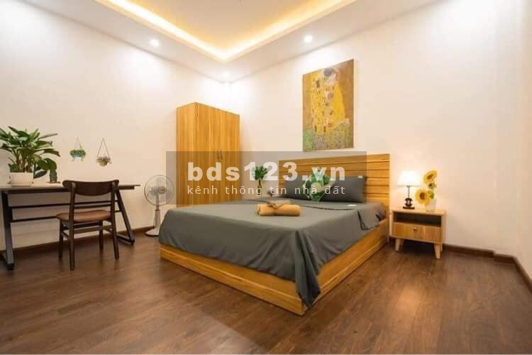 Cần bán gấp Mặt ngõ Nguyên Hồng giá 3.4 tỷ, 35mx4T, căn góc, ở luôn