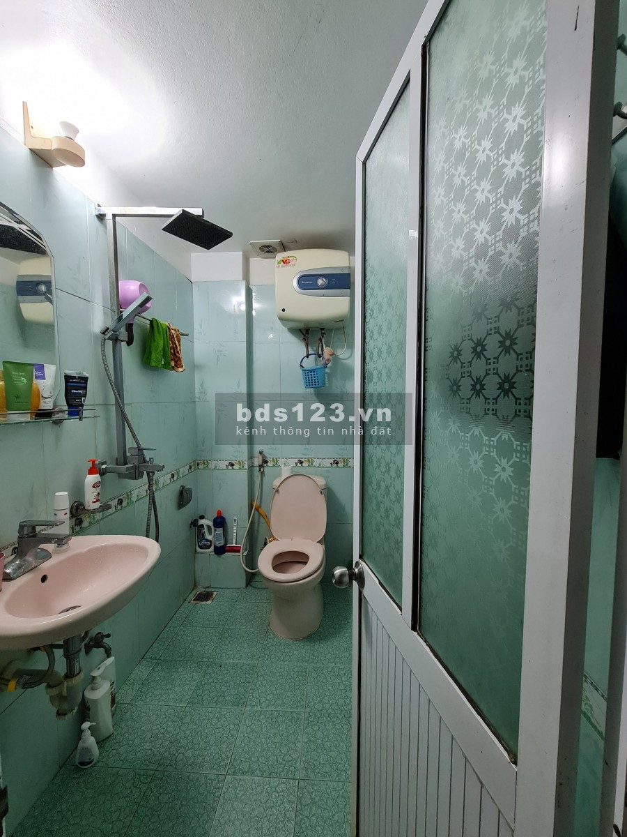 Gia chủ cần tiền bán nhà mặt phố Ngọc Thụy 45m2 5,8 tỷ