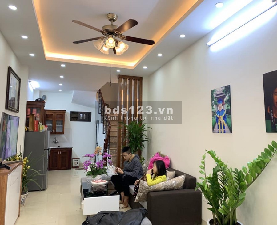 Gia đình bán nhà Bồ Đề, Long Biên 5 Tầng, 36m2, 3.3 tỷ