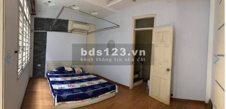 Bán nhà Tôn Thất Tùng Đống Đa. Nở hậu. Nhà đẹp 52m2. 4 tầng. giá 4.75 tỷ
