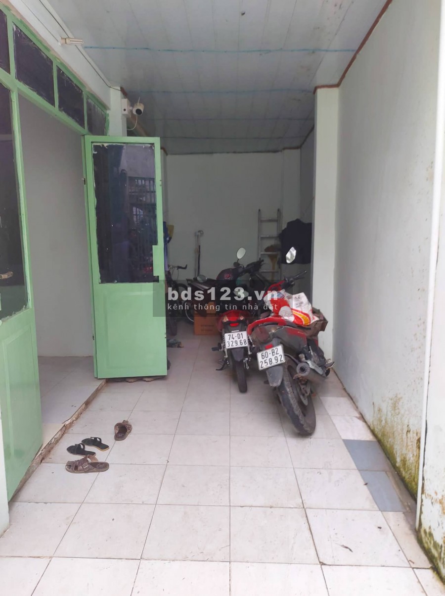 Nhà Tân Phú hẻm xe hơi Trường Chinh 77m2, 8x10m, 3 PN chỉ 4.4 tỷ