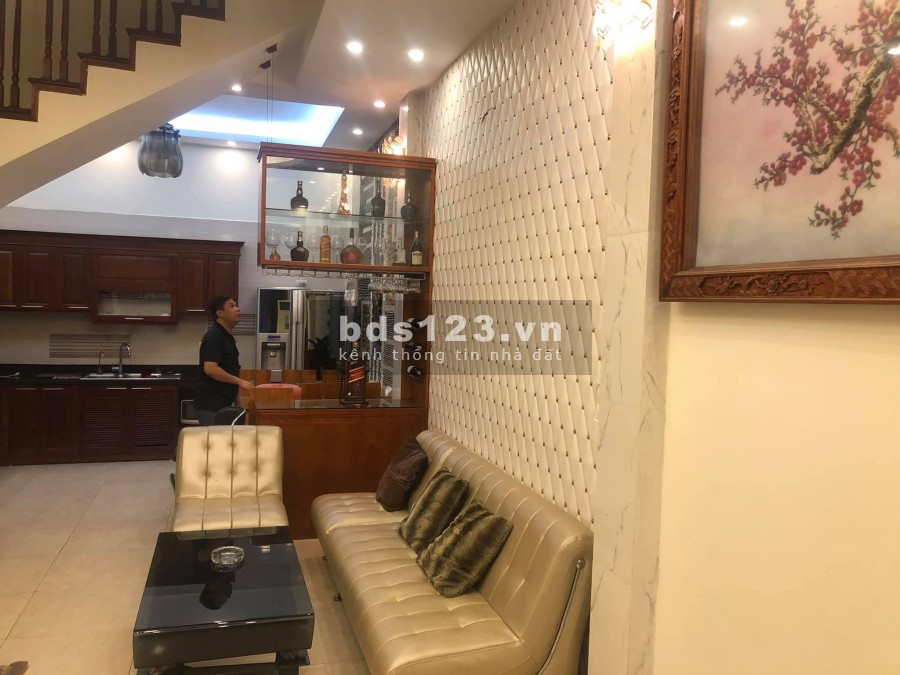VIP Thái Hà, ngõ nông xe máy quay đầu, ở ngay 2.2 tỷ