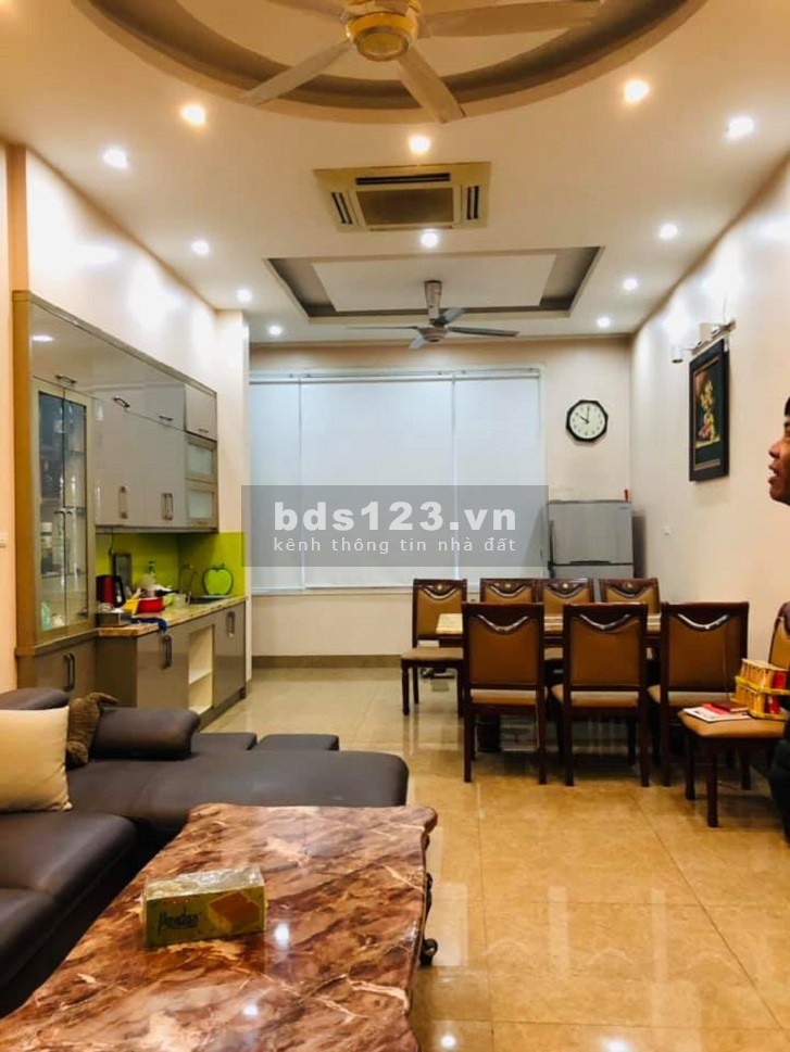 Bán nhà mặt phố Giải Phóng, gara ô tô, KD các loại, 60m2x6T, Mt 5.5m, giá 8.5 tỷ