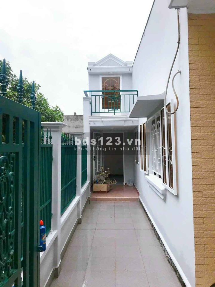 Bán nhà đường 8 Trường Thọ Thủ Đức Dt: 80m2