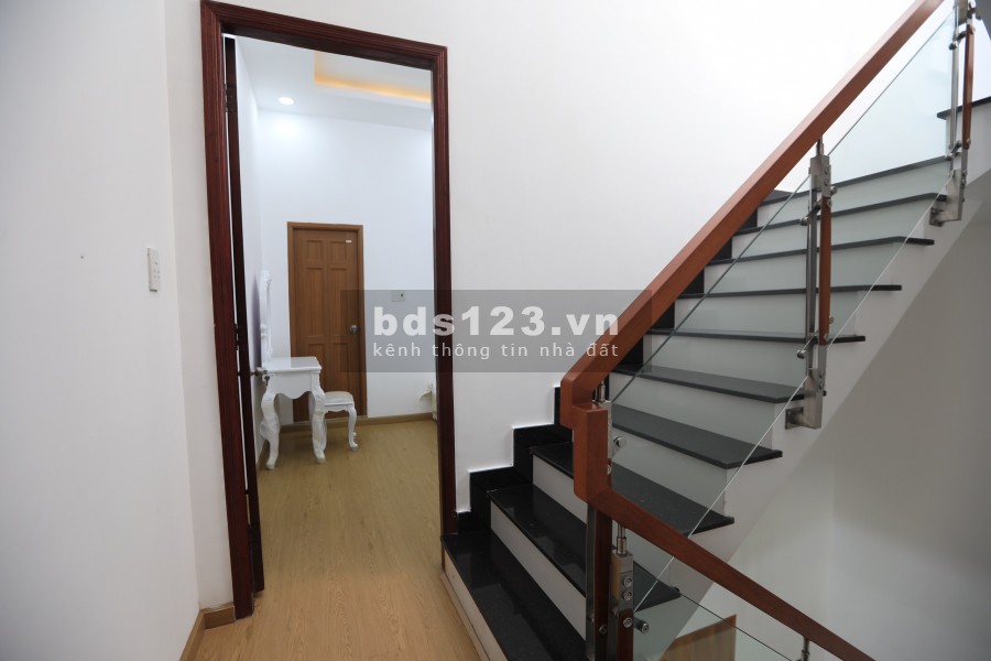 33/60 khu lý phục mang Q7.Nhà mới xịn sò cao cấp