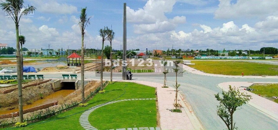 Bán đất mặt tiền đường Nguyễn Trung Trực, có SHR từng nền