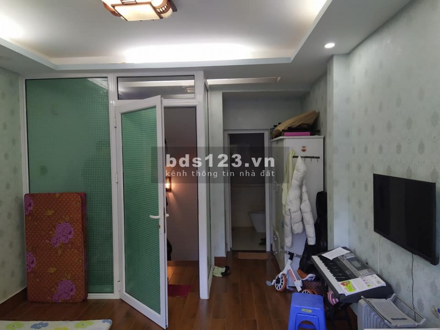 Khâm Thiên, 30m2, 4 tầng, 3 ngủ, nhà đẹp ở ngay, giá 2 tỷ 5. LH 0975823216