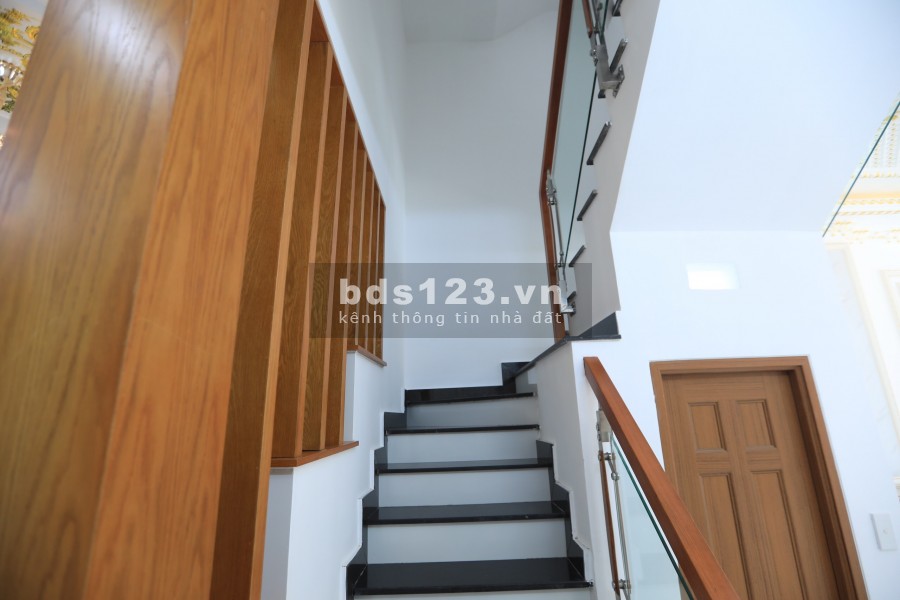 33/60 khu lý phục mang Q7.Nhà mới xịn sò cao cấp