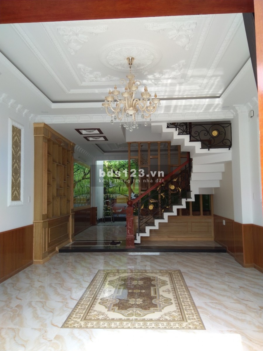 Nhà mới SHR thiết kế sang trọng hiện đại KDC Đại Hải Hóc Môn