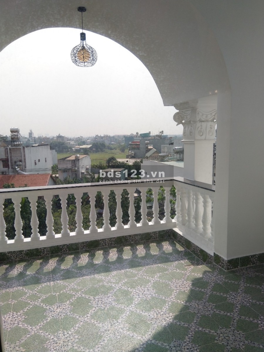 Nhà mới SHR thiết kế sang trọng hiện đại KDC Đại Hải Hóc Môn