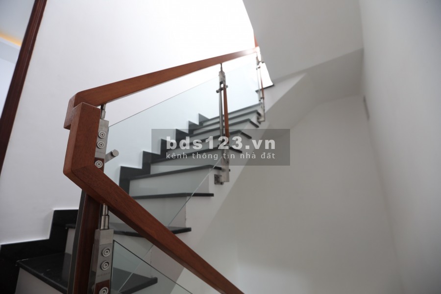 33/60 khu lý phục mang Q7.Nhà mới xịn sò cao cấp