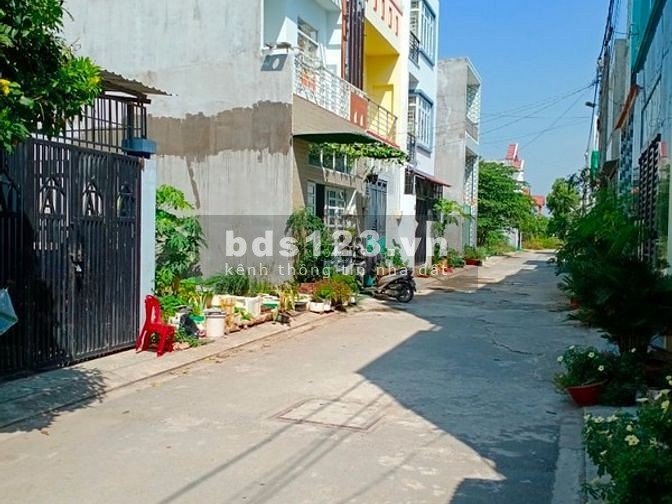 Cần bán gấp, nhà hẻm 35 đường số 6 Long Bình, Quận 9