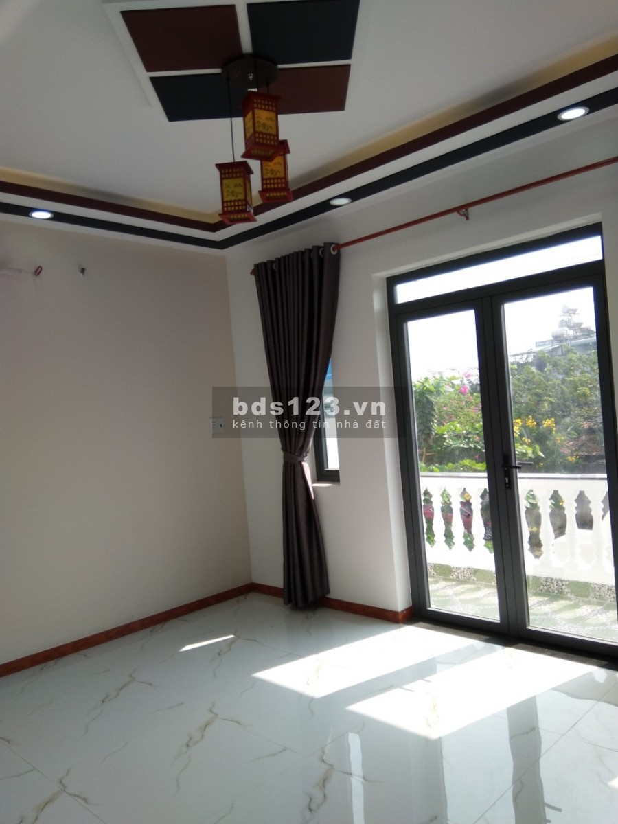 Nhà mới SHR thiết kế sang trọng hiện đại KDC Đại Hải Hóc Môn