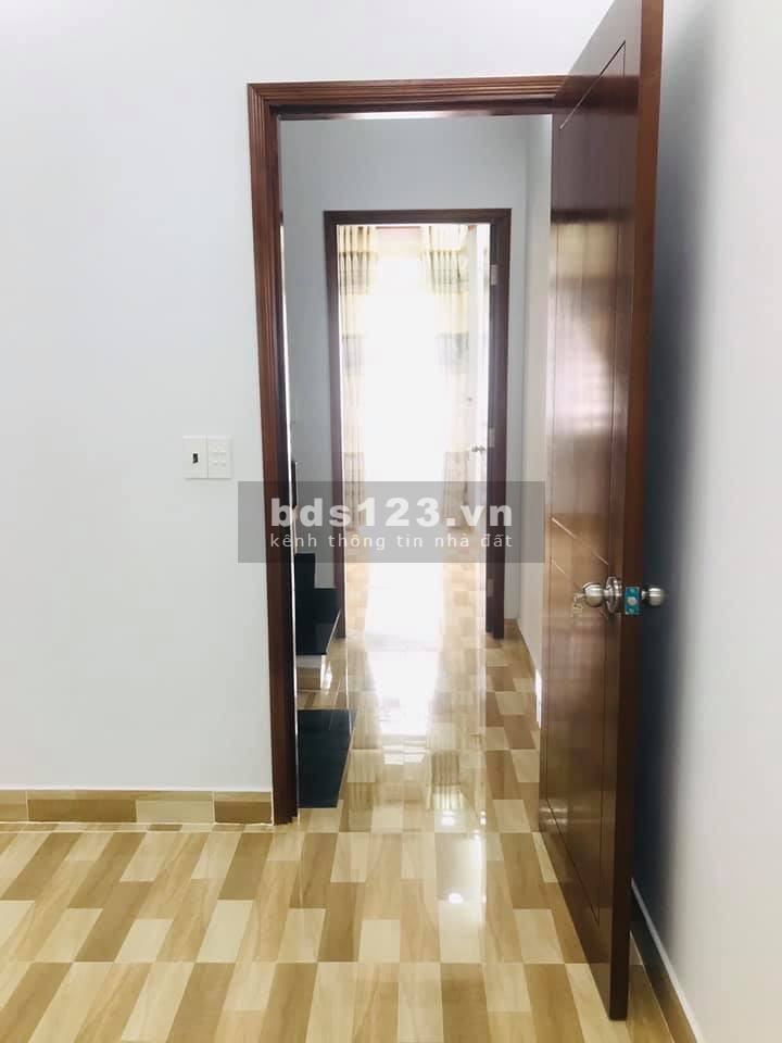 Bán nhà đường Nguyễn Duy Cung mới 100% full nội thất giá 3.75 tỉ hẻm xe tải 0768406455