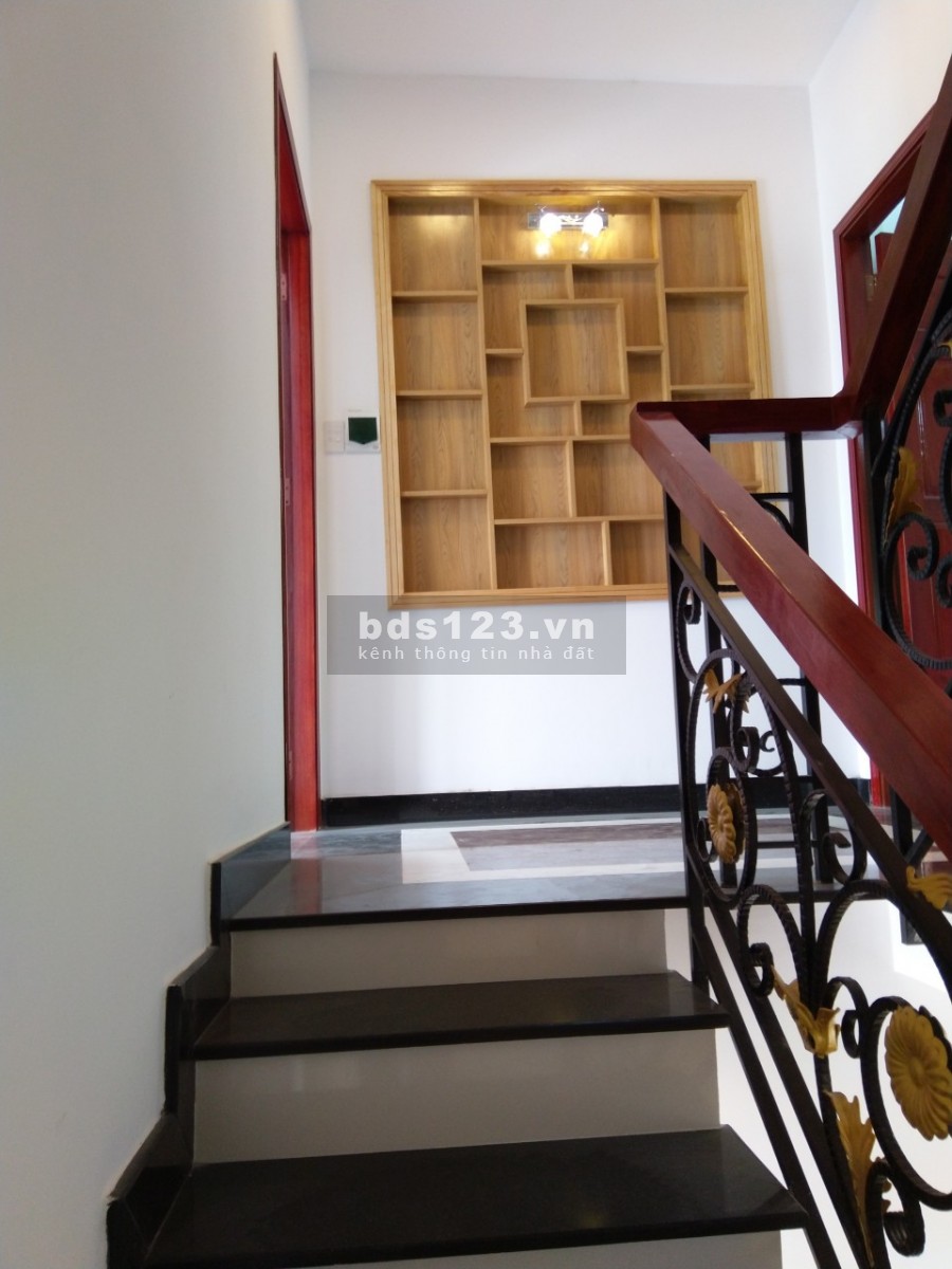 Nhà mới SHR thiết kế sang trọng hiện đại KDC Đại Hải Hóc Môn