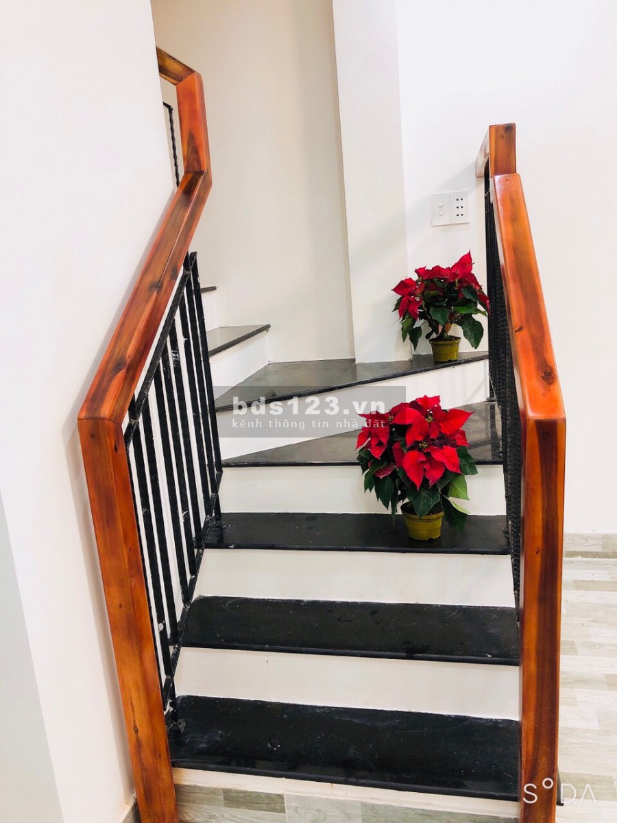 Bán Gấp Nhà Phố Lê Quang Định, Gò Vấp Hẻm Xe Tải, Giá Tốt Nhà Mới 99%, Khu An Ninh Cao