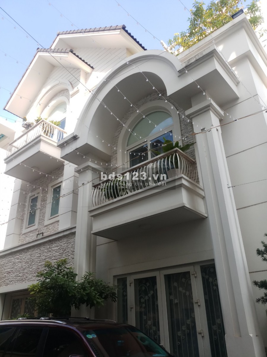 Biệt thự siêu đẹp,giáp vách công viên. Ngay Aeon Tân Phú. DT 12mx15m. Đúc 3 Tấm, ko lỗi. Giá 27 tỷ