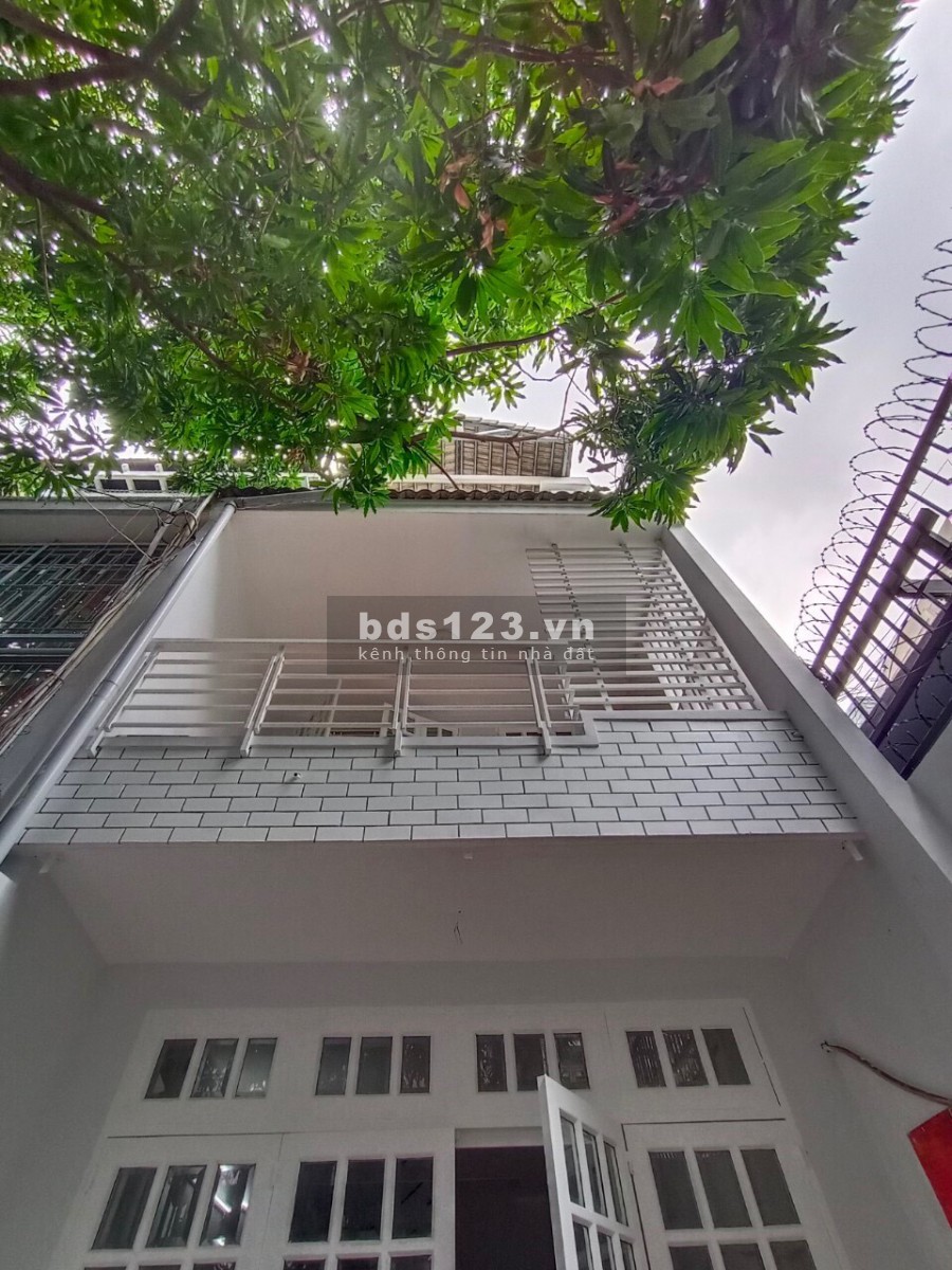 Nhà phố xinh 4 x 30m 1 trệt 2 lầu Nguyễn Văn Trỗi TP.HCM chỉ 18.5 tỷ