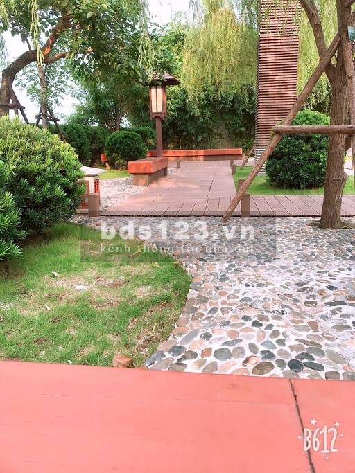 Căn hộ 102m2 tòa R5, ban công ĐN, Royal City, giá 3.7 tỷ, LH: 0967839010