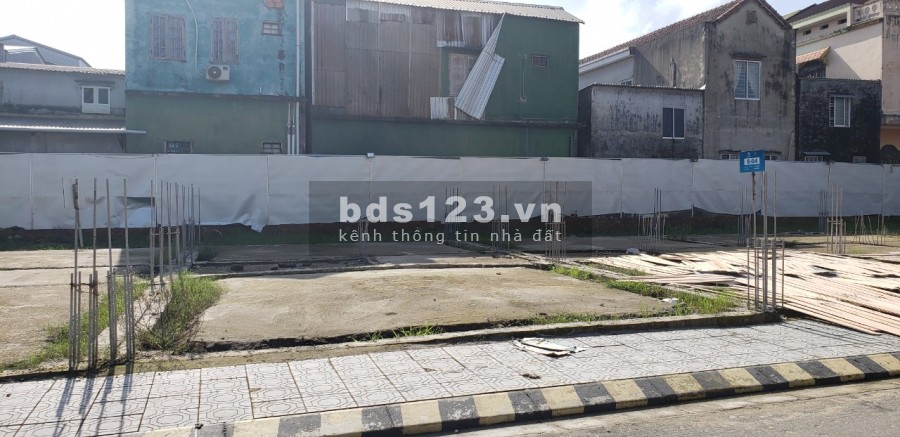 Bán gấp lô đất mặt tiền đường Vạn Xuân