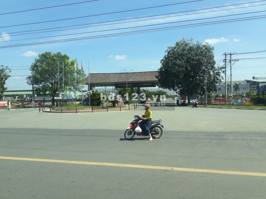 Còn mỗi lô đất ba mẹ để do nợ phải bán lỗ 1000m2 giá 310tr, sổ hồng riêng thổ cư 300m2
