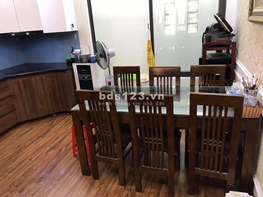Bán nhà mới 54m2 x 5 tầng ô tô đỗ cửa KD phố Võng Thị giá 8,7 tỷ. LH 0912442669