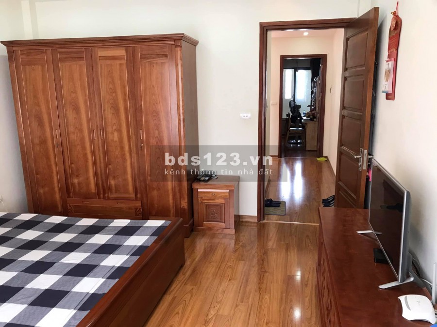 Bán nhà mới 54m2 x 5 tầng ô tô đỗ cửa KD phố Võng Thị giá 8,7 tỷ. LH 0912442669
