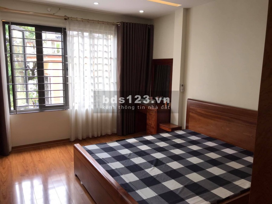 Bán nhà mới 54m2 x 5 tầng ô tô đỗ cửa KD phố Võng Thị giá 8,7 tỷ. LH 0912442669