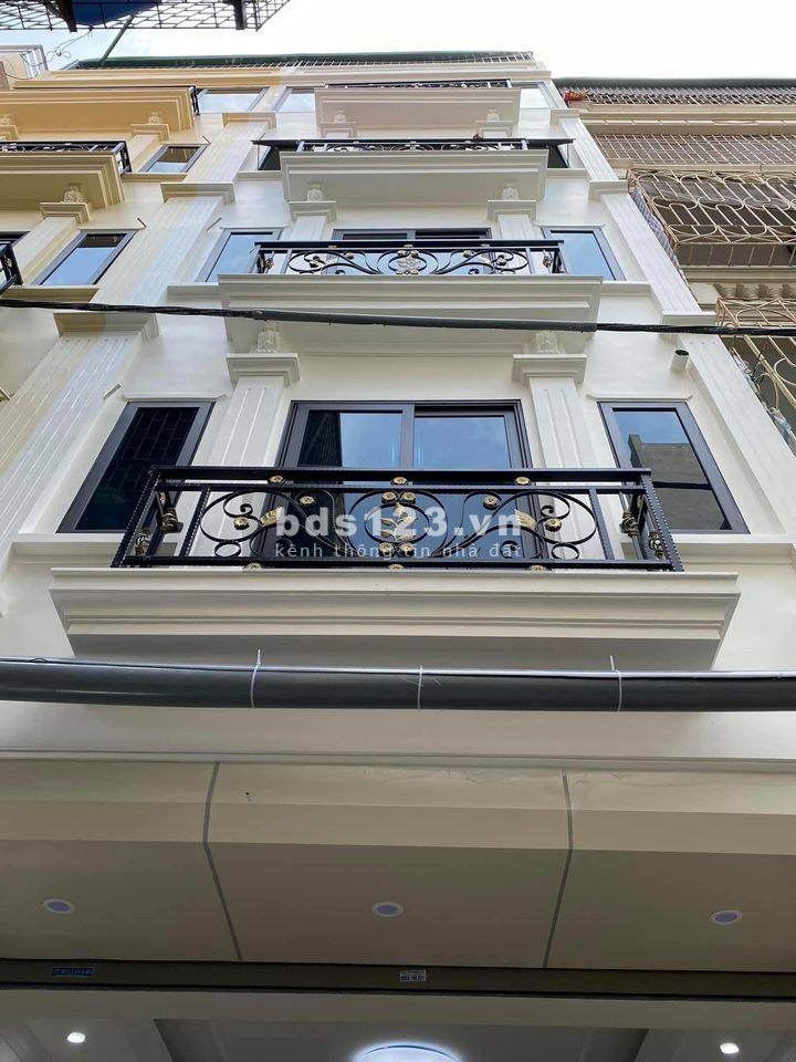 Bán gấp nhà Thái Thịnh 57m2 4 tầng ngõ ba gác cách phố 20m