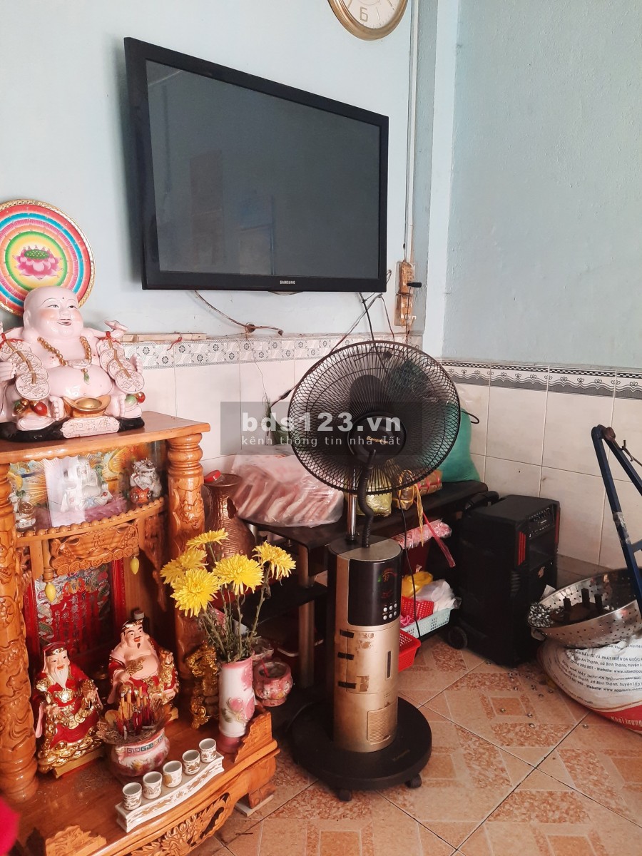 Bán Nhà Quận 11 = Hẽm thẳng 1 trục cách mặt tiền 50m = Gía 3.1 Tỷ