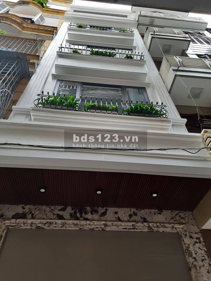 Phân Lô Ô Tô Đỗ Cửa 43m2 Cầu Giấy Quận Chỉ 5.8 tỷ