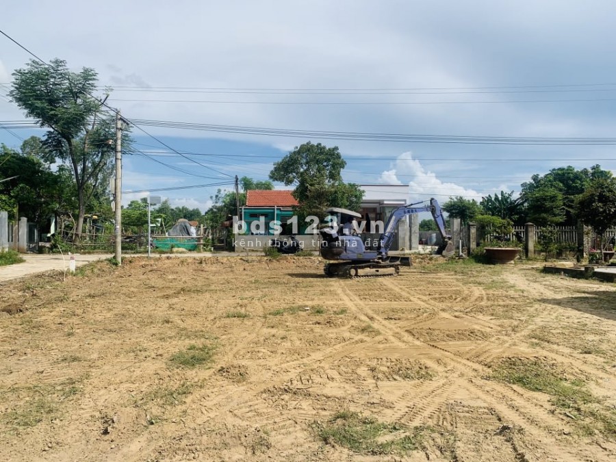 Cần bán lô đất gần chợ Đại Hiệp