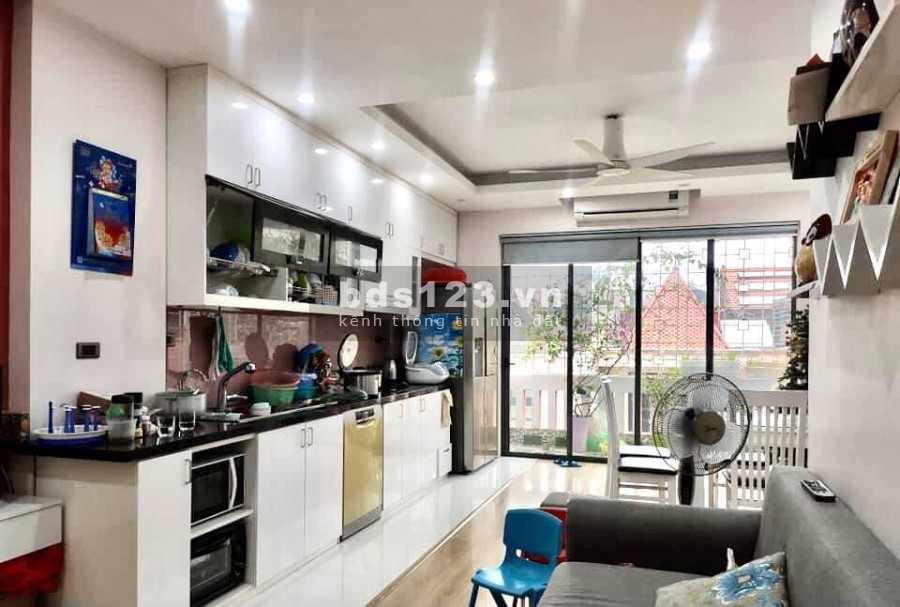 BÁN GẤP NHÀ PHỐ XÃ ĐÀN 48M 5 TẦNG MT 5M, LÔ GÓC, CÁCH MẶT PHỐ VÀI BƯỚC CHÂN LH 0942.861188