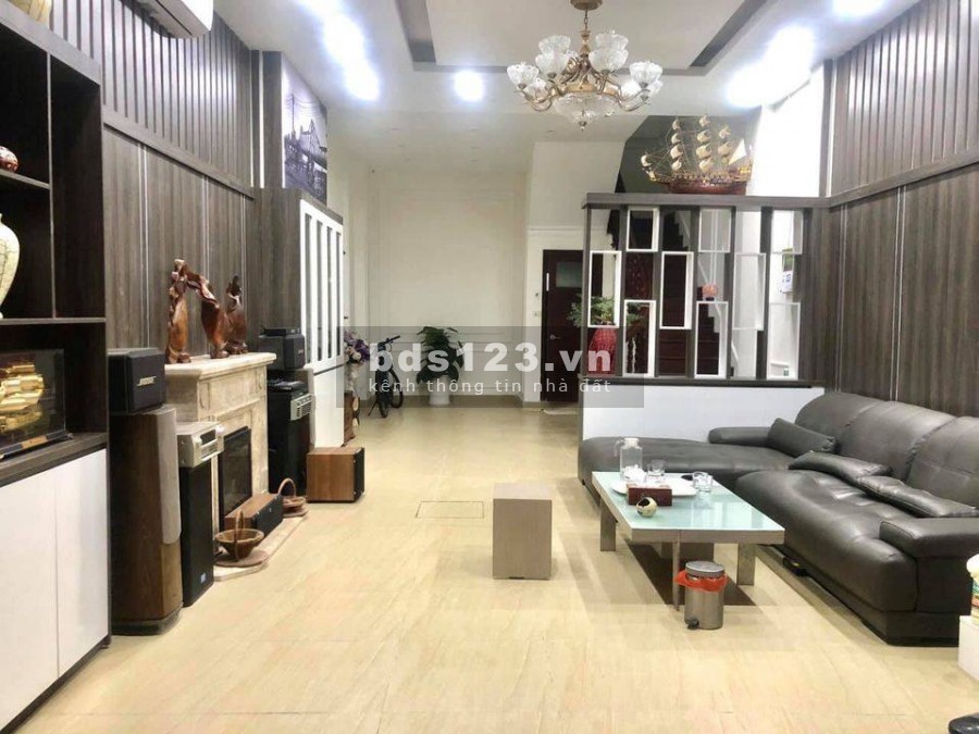 Bán gấp nhà Thái Thịnh 57m2 4 tầng ngõ ba gác cách phố 20m