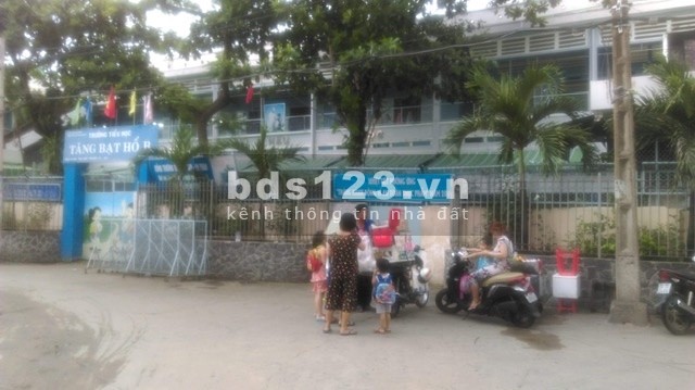Chính chủ bán nhà 1/ chợ 200 . Xóm Chiếu.Q4