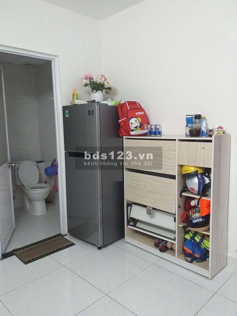 Cho thuê chung cư B1 Bông Sao 2 phòng ngủ, nhà trống