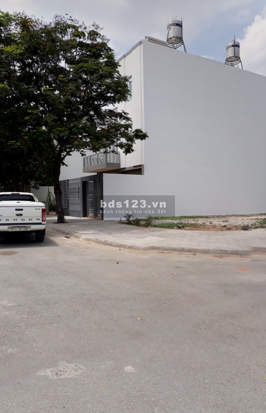 Đất nền ngay CC Jamona MT Đào Trí, Q. 7 đường 12m, Giá 2tỷ2/100m2 bao sang tên . Xây tự do