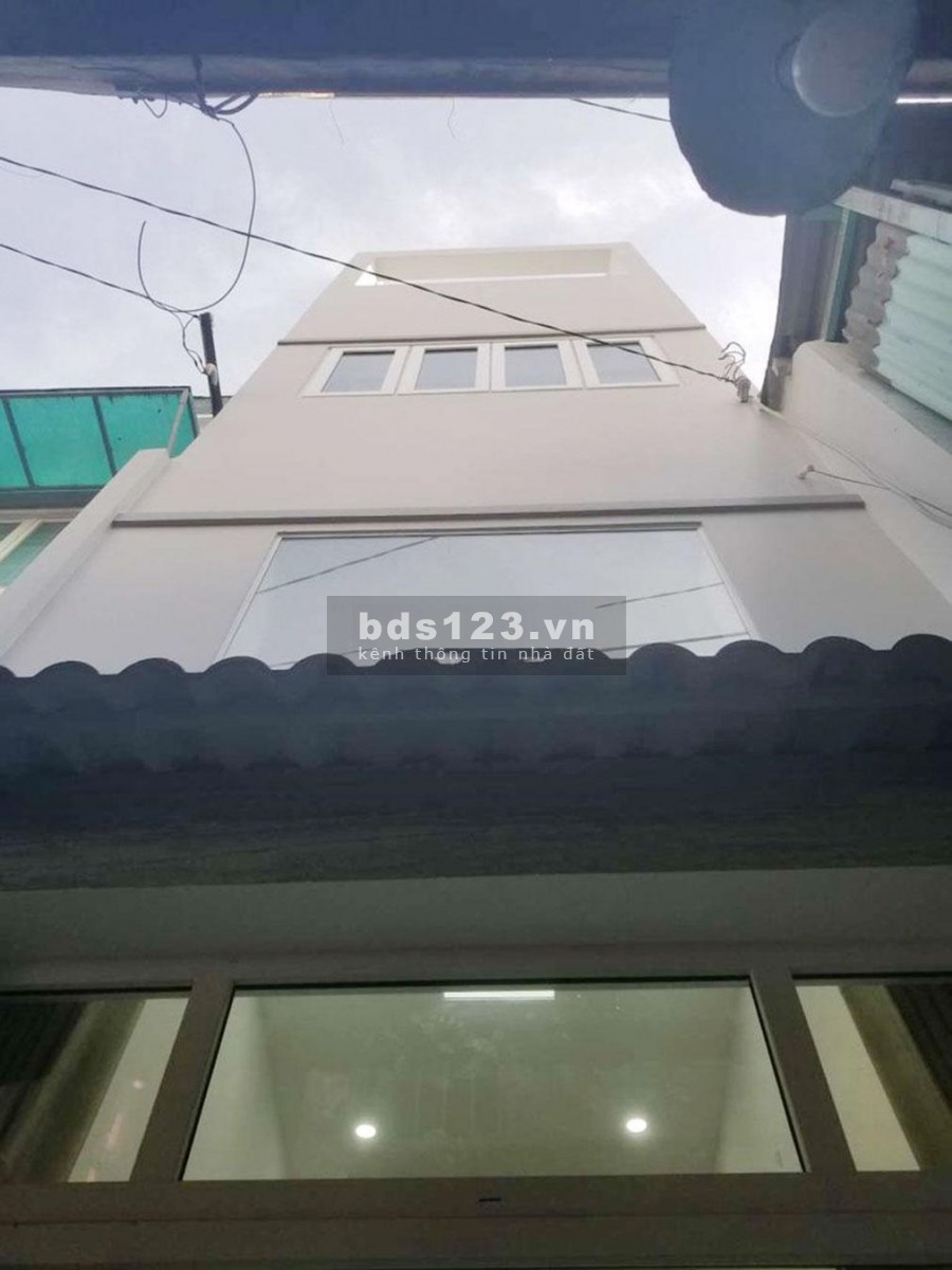 Cho thuê nhà NC 3x10, 3 tầng 3PN gần NowZone Q5 chỉ 12tr